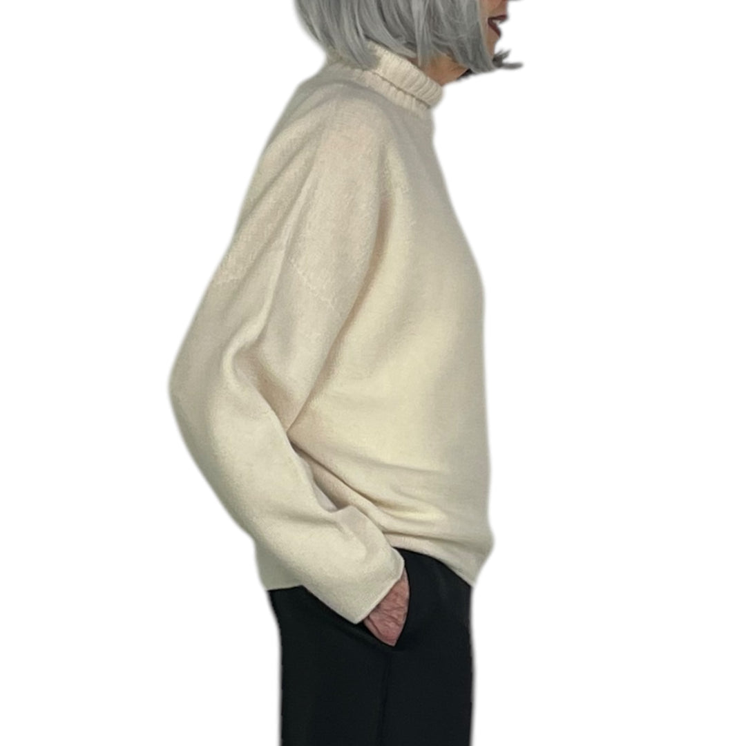 STRETCHY WOOL TURTLENECK TOP