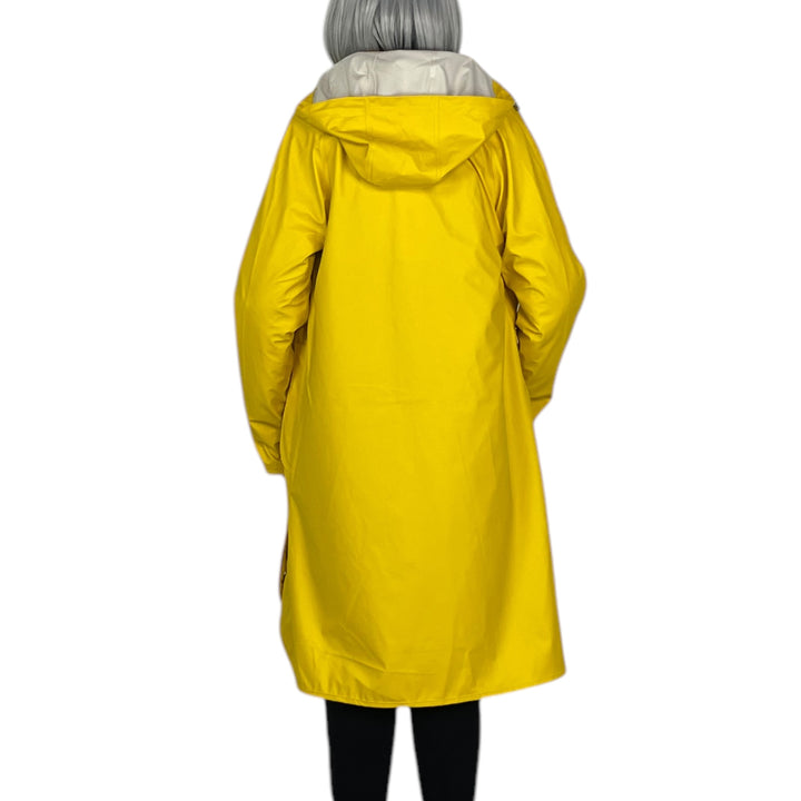 MATTE RAINCOAT